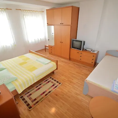 Neda Apartment
